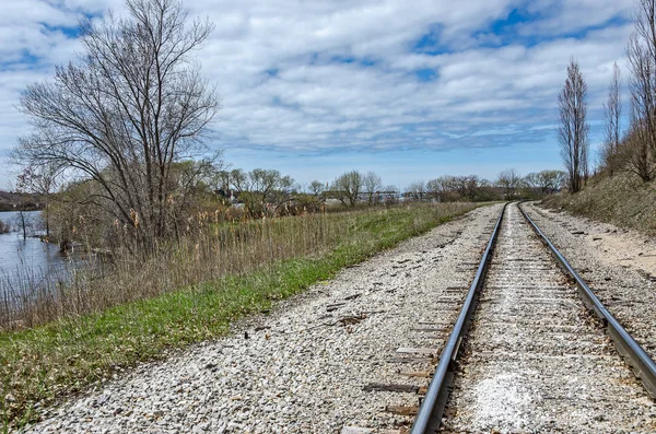Våren Längs järnvägsspåren — Stockfoto