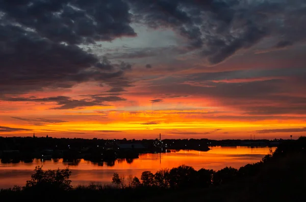 Pôr do sol no lago Mainstee — Fotografia de Stock