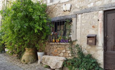 Eski ev güzel cephe