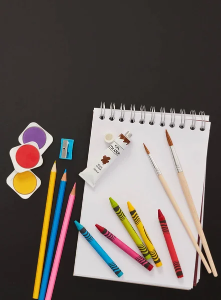 School Supplies Blackboard — Stock Photo, Image