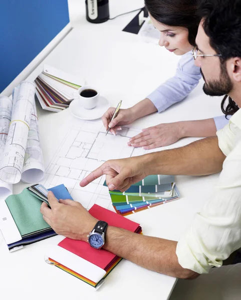 Personas Reunión Discutiendo Diseño — Foto de Stock