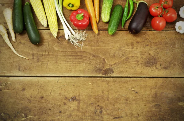 Vegetales Frescos Sobre Madera — Foto de Stock