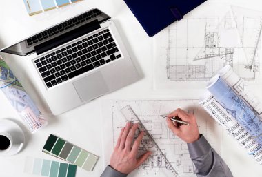 Mimarın çalışma masası yukarıdan