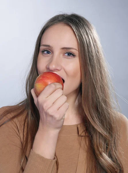 Cheerful Girl Apple — Stock Photo, Image