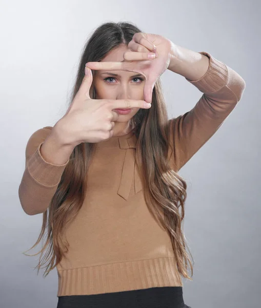 Retrato Menina Jovem Fundo Cinza — Fotografia de Stock