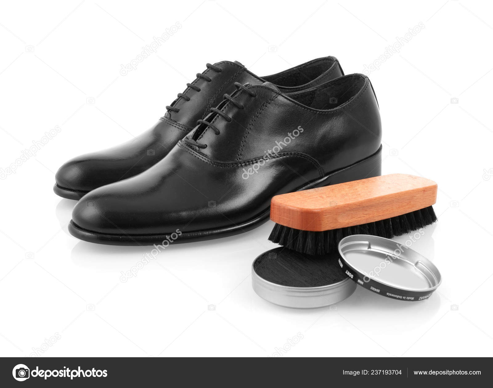 polish the shoes