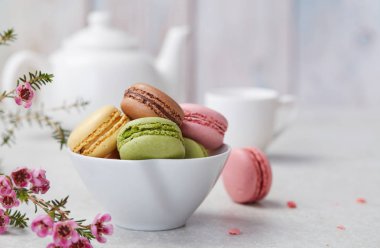 Bademli kurabiye ve çay