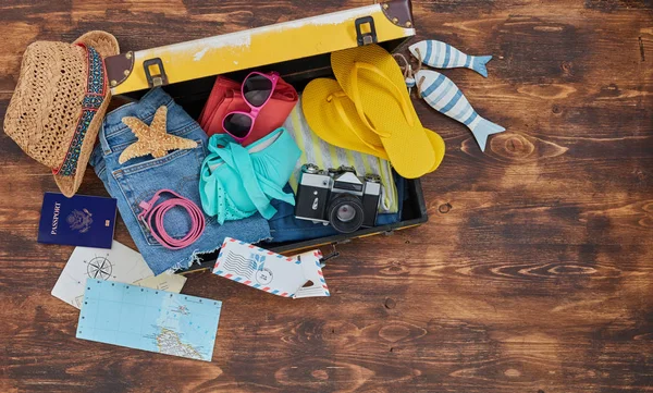 Zomertijd koffer — Stockfoto