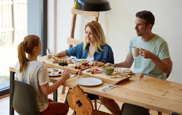 Petit déjeuner avec vos meilleurs amis — Photo