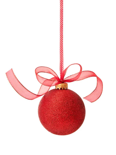 Wisząca świąteczna piłka ze wstążką — Zdjęcie stockowe