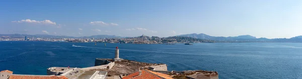 Marsilya üzerinden Eğer Castle, panoramik görünüm.