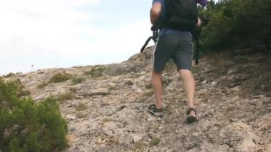 Adam gezgin hissediyorum diz ağrısı