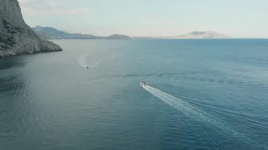 Hava deniz manzarası ve dağlar