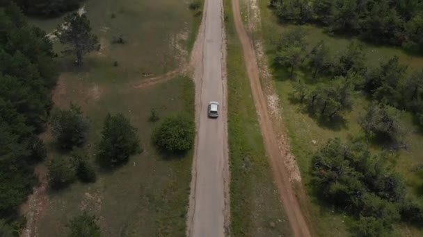 Carro em movimento na estrada — Vídeo de Stock