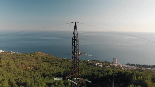 Hoogspannings-toren hemel luchtfoto — Stockvideo