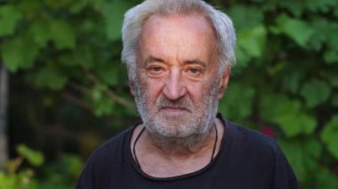 Üzgün kırsal adam portresi