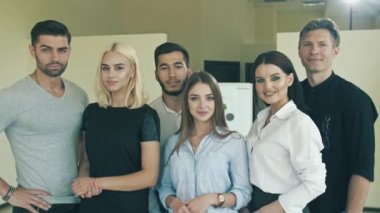İş arkadaşları veya yeni başlayanlar ekibi