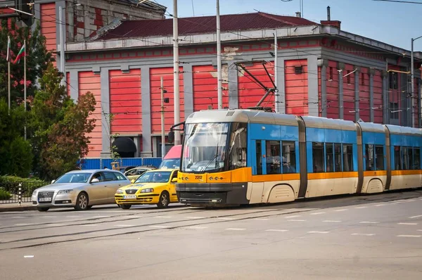 Sofia Bulgaria Tram Moderno Tram Bivio Nel Centro Sofia Immagine — Foto Stock