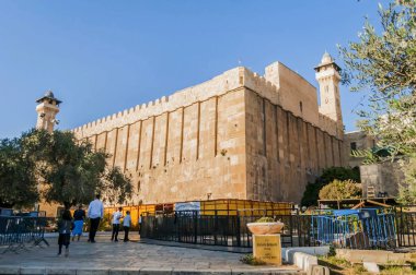 Hebron, İsrail / Palestine. 25 Eylül 2018. Islam ve Yahudi halkının atalarının gömülmek nerede inanılıyor Mağarası Patrikleri kompleks dış görünümü.