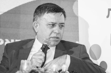 Eilat, İsrail. 21 Aralık 2017. AVI Gabai (Gabbay, Gabay), İsrailli politikacı, geçerli bir röportaj veren İsrail İşçi Partisi lideri. Siyonist kampı siyasi blok. Siyah beyaz portre.