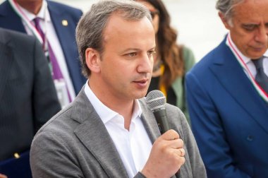 Skolkovo, Moskova, Rusya. 29 Mayıs 2019. Rus politikacı ve ekonomist Arkady Dvorkovich Skolkovo İnovasyon parkı'nda bir Start Up Village konferansının açılışında konuşan.