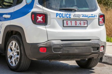 Ramallah, Filistin. 31 Ağustos 2019. Ramallah şehir merkezinde Filistin trafik polisi arabası. Filistin güvenlik gücü kavramı imajı.
