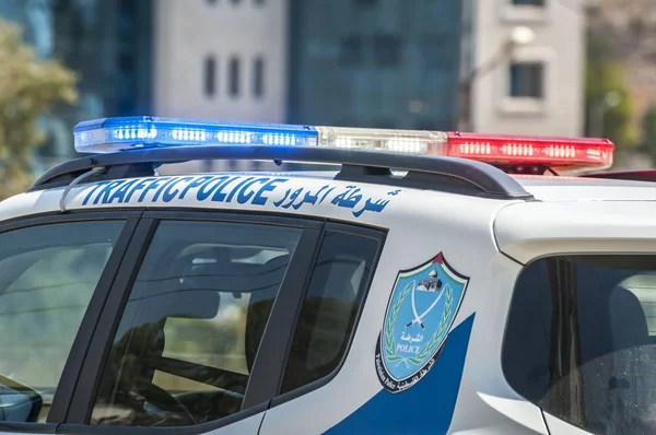 Ramallah, Filistin. 31 Ağustos 2019. Ramallah şehir merkezinde Filistin trafik polisi arabası. Filistin güvenlik gücü kavramı imajı.
