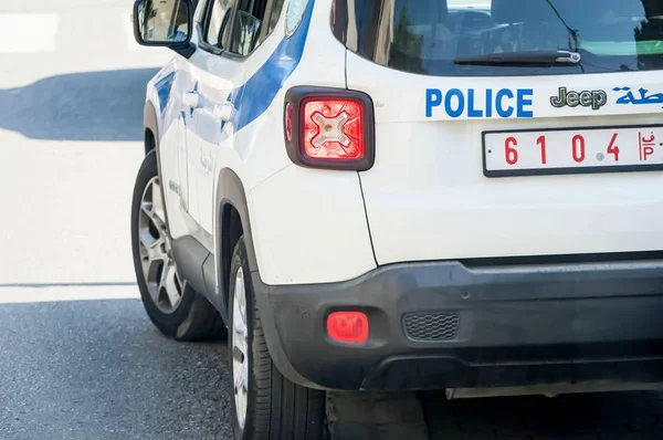 Ramallah, Filistin. 31 Ağustos 2019. Ramallah şehir merkezinde Filistin trafik polisi arabası. Filistin güvenlik gücü kavramı imajı.