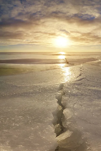 Разлом Озере Марте Весеннее Солнце — стоковое фото