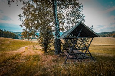 Gie huebel için alanlar ve çayırlar üzerinde görünümü