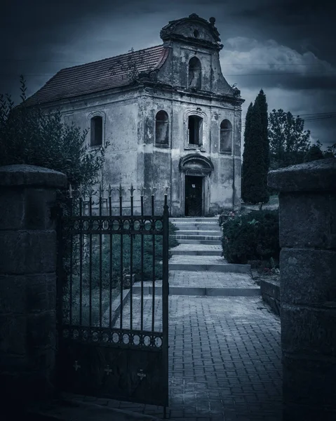 Stvolinky, Tjeckien cementär kapell — Stockfoto