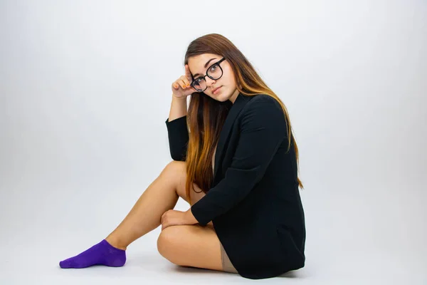 Menina Feliz Closeup Retrato Bonito Criança Sorrindo Isolado Cinza — Fotografia de Stock