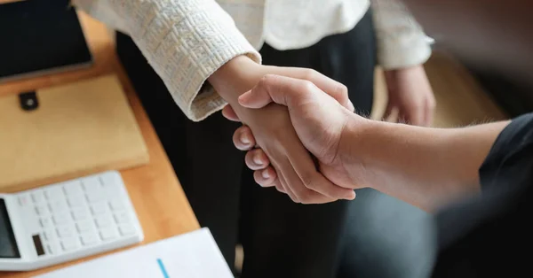 Business people handshake for teamwork of business merger and acquisition — Stock Photo, Image