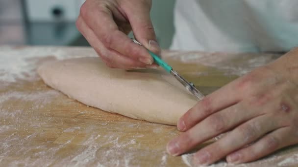 Cook Make Cuts Help Blade Dough Works Famous Restraunt Wears — Stock Video