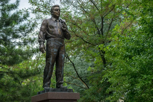 Leonid Brejnev bir anıt