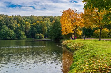 Sonbahar Tsaritsino park ve rezerv