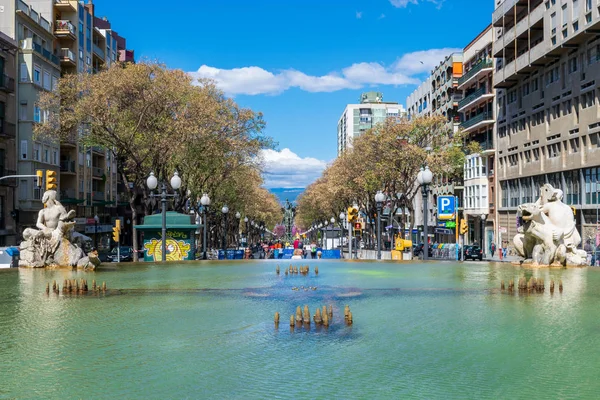 Fontein van het honderdjarig bestaan op Rambla Nova — Stockfoto