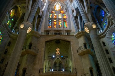 La Sagrada Familia Katedrali'nin iç
