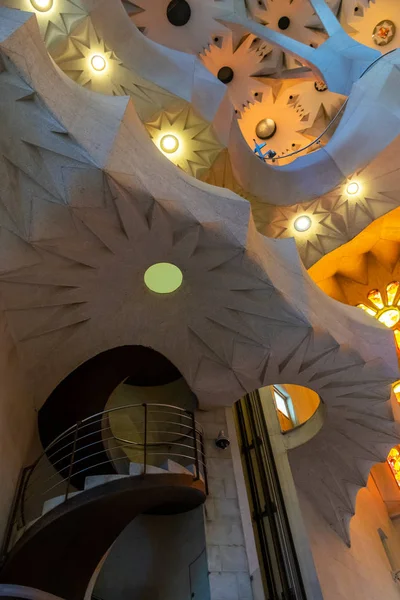 Interior de la catedral de La Sagrada Familia — Foto de Stock