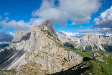 Odle - Geisler grup doğal görünümü. Milli Parkı Puez Odle, Val Gardena, Dolomites, South Tyrol, İtalya