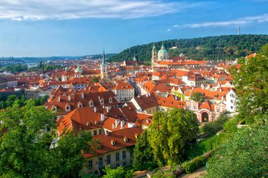 Mala Strana bölgesinin Prag, Çek Cumhuriyeti Hradcany Castle Hill doğal görünümü