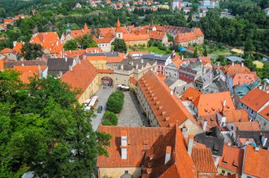 Doğal hava görünümünü rooftops Cesky Krumlov, Çek Cumhuriyeti için üzerinde. UNESCO Dünya Miras Listesi