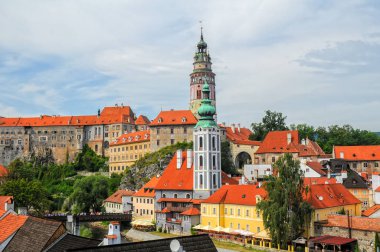 Doğal görünümü Kalesi ve çatıları içinde eski şehir, Cesky Krumlov, Çek Cumhuriyeti. UNESCO Dünya Miras Listesi