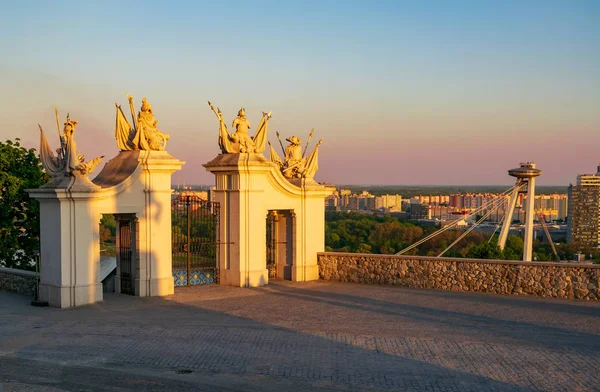 Leopold Poort Van Bratislava Castle Slowakije Zonsondergang Licht — Stockfoto