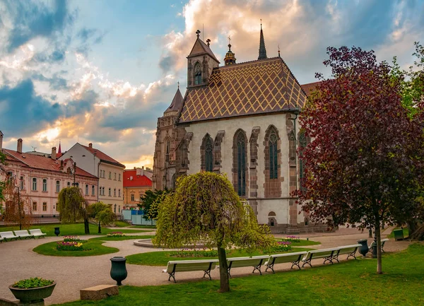 Szabadság Tér Michael Kápolna Center Kosice Szlovákia Tavaszi Este — Stock Fotó