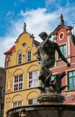 Gdansk, Polonya'nın eski şehirde Neptün Çeşmesi. Şehrin ana bir semboldür