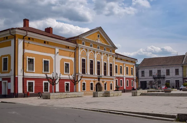 Central square and former prefecture building in Sighet - Sighetu Marmatiei - Maramuresh, Romania — Stock Photo, Image
