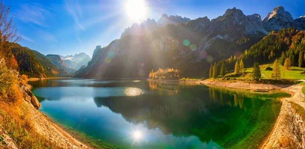 Autumn scenery of Gosausee lake in Upper Austria — Stock Photo, Image