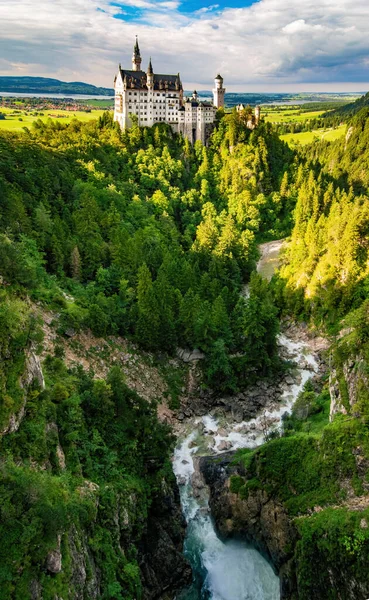 Increíble Vista Del Castillo Neuschwanstein Cañón Del Río Pollat Cascada — Foto de Stock