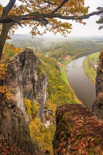 Paisaje Otoñal Con Vista Través Rocas Arenisca Hasta Valle Del — Foto de Stock